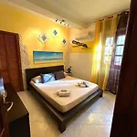 Trilocale Sul Mare Con Ampia Veranda Coperta Feriehus *