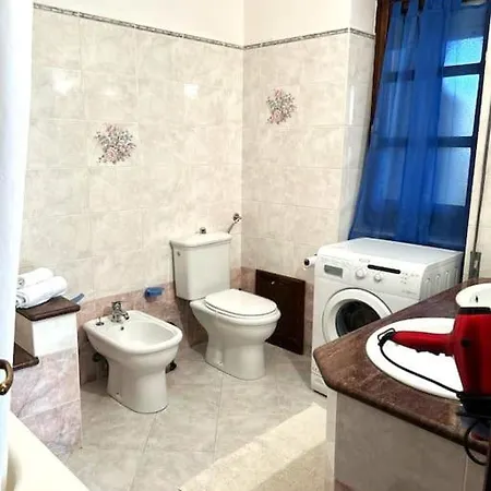 Trilocale Sul Mare Con Ampia Veranda Coperta