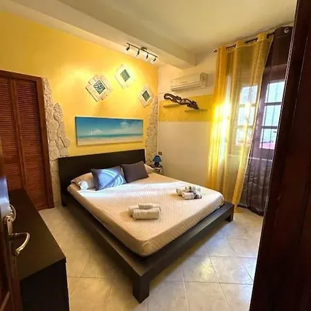 Trilocale Sul Mare Con Ampia Veranda Coperta Ferienhaus *
