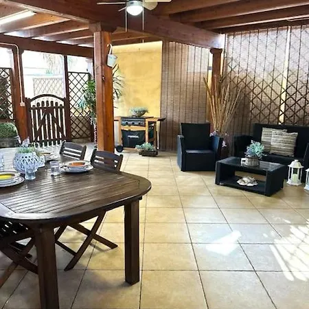 Trilocale Sul Mare Con Ampia Veranda Coperta